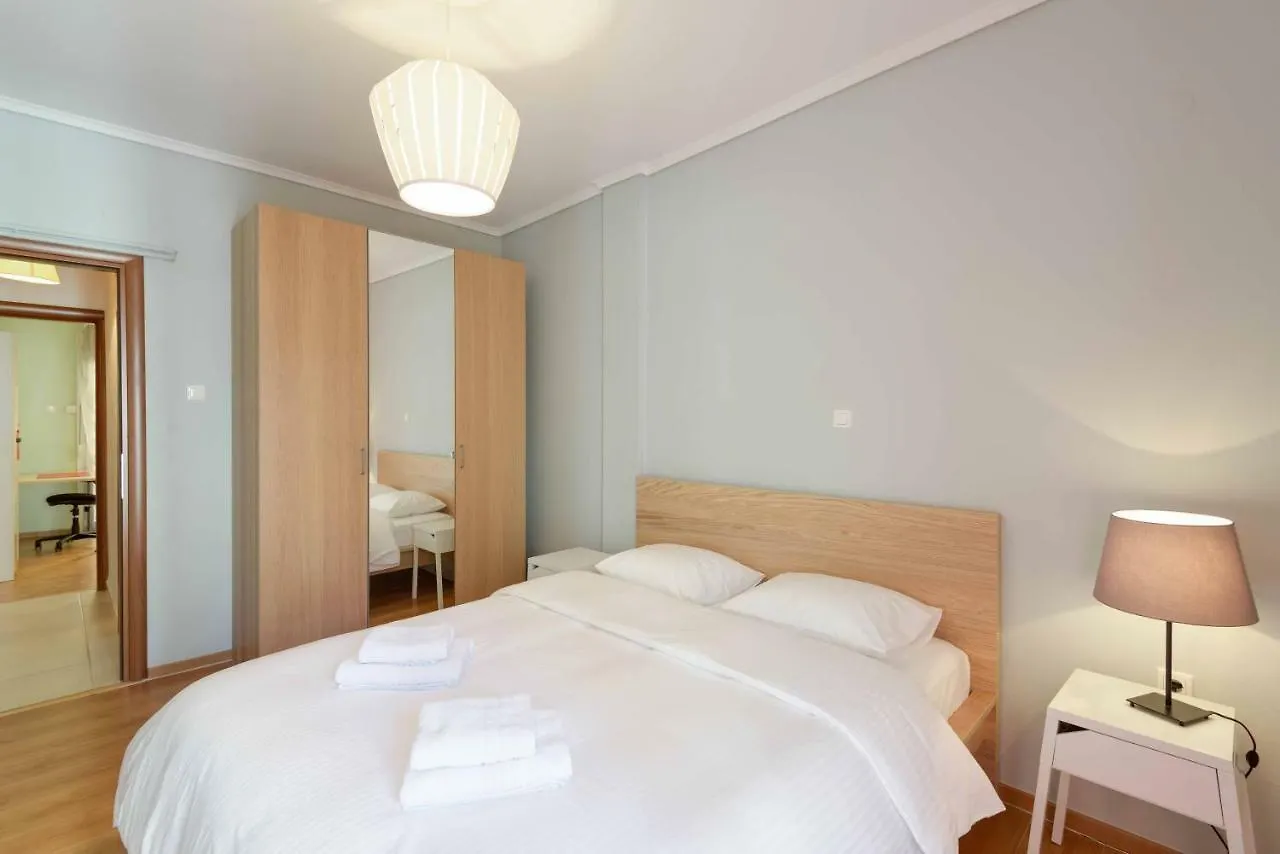 3 Bedroom Apartment Close To The City Center Салоники 0*,
